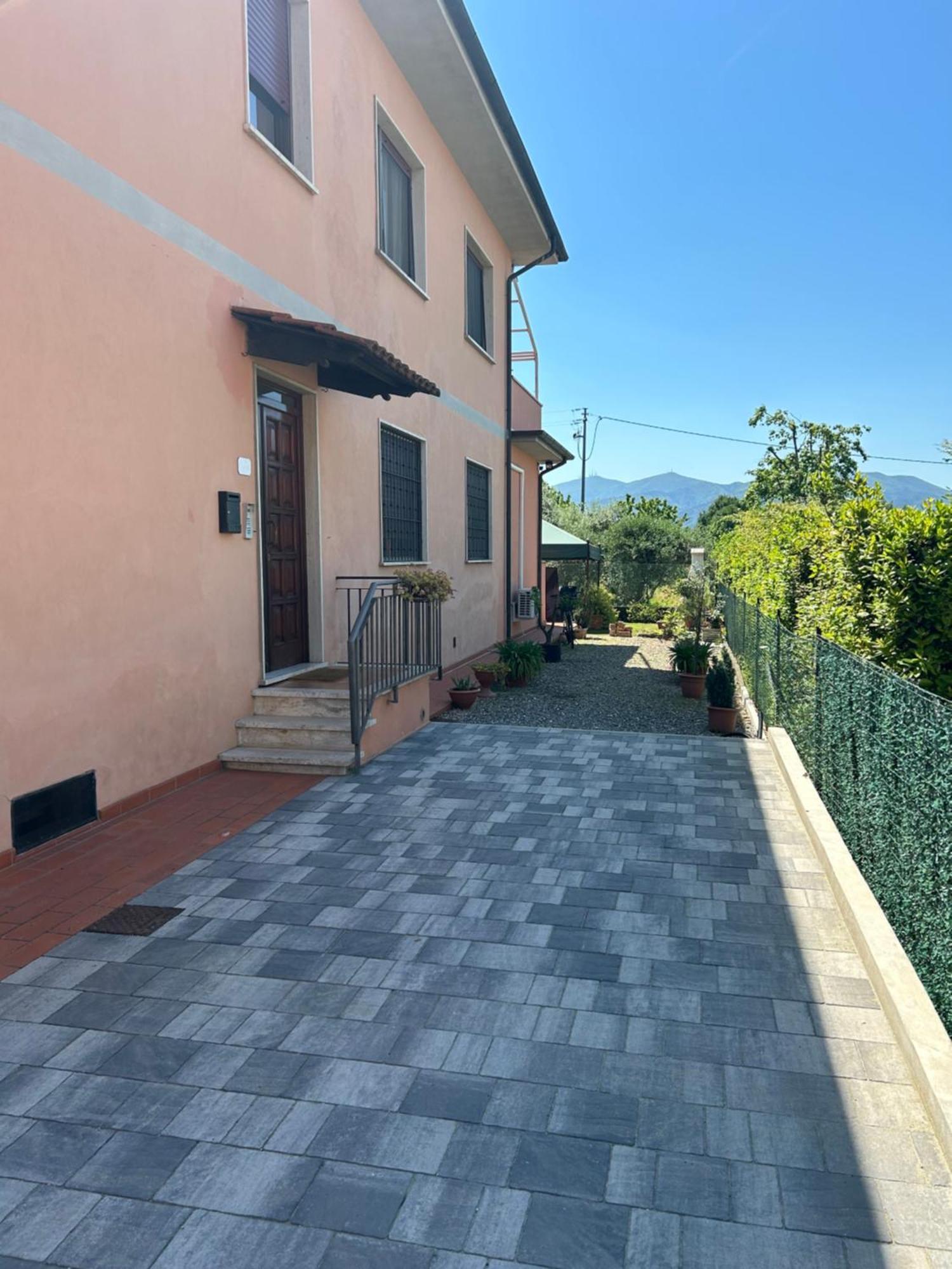 Апартаменты Albi'S House,Terrazza ,Wi-Fi, Parcheggio, Ac Лукка Экстерьер фото